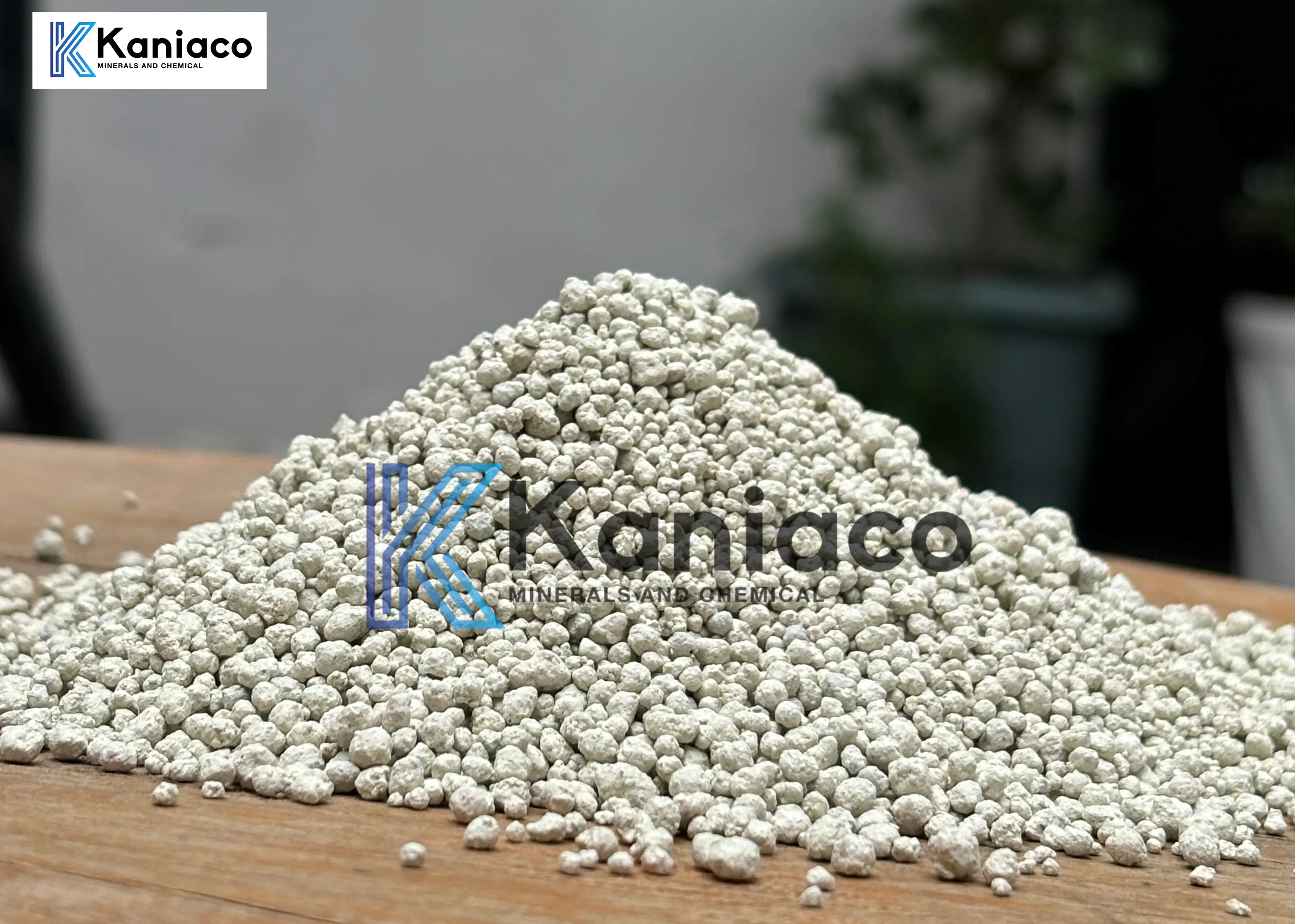 cat litter bentonite